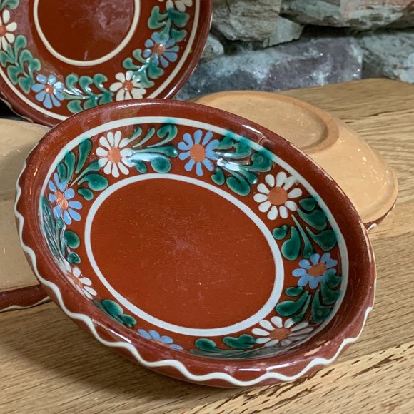 4 Pottery Bowls Majolica Hand Painted Floral Red Yellow Green - Picture 7 of 10